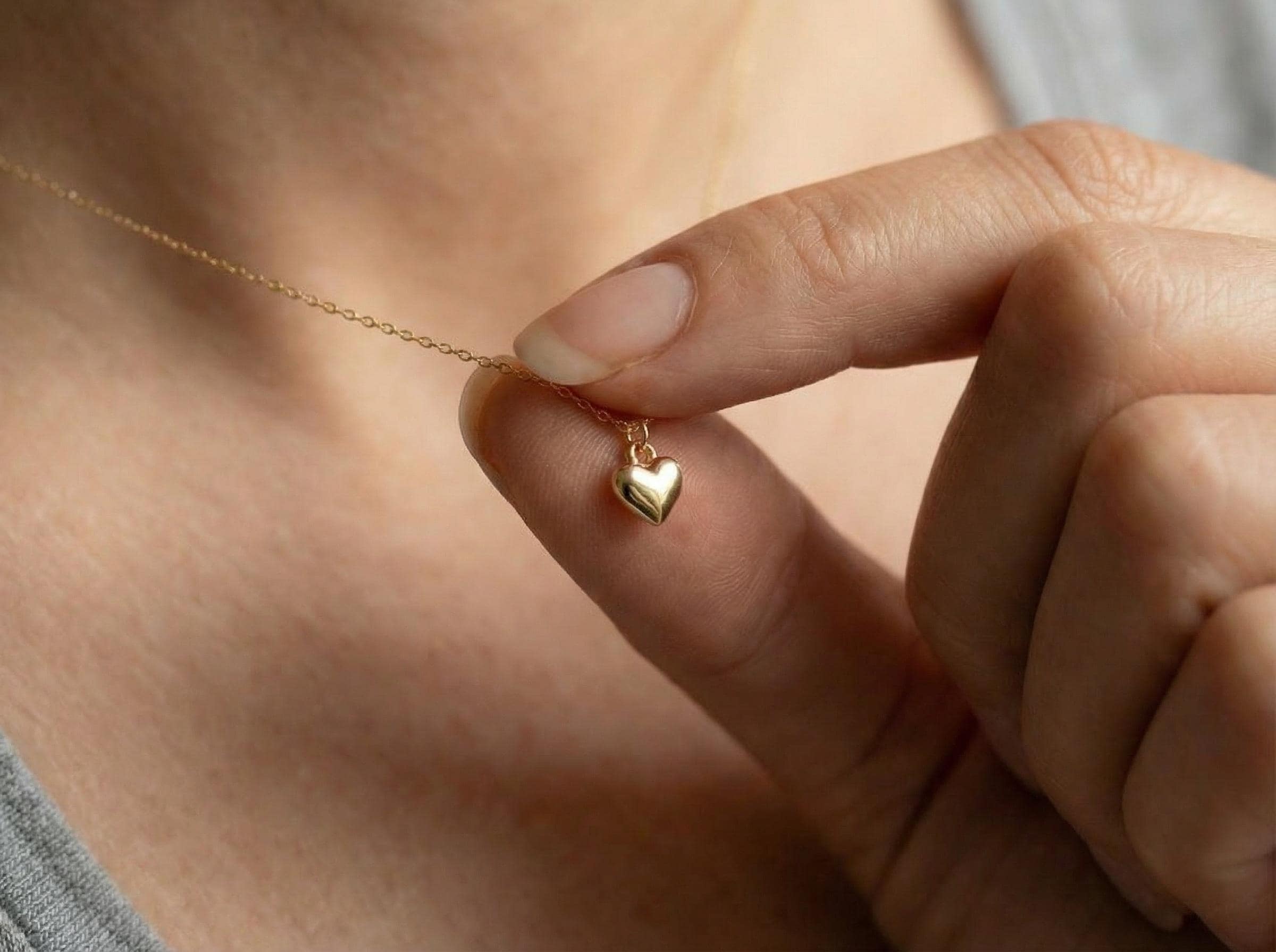 14K Solid Gold Heart Necklace - Dainty Cable Chain Pendant